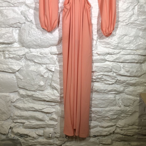 Vici long sleeve gown in light pink. - Picture 2 of 6